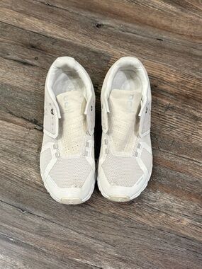 On Running Kids Slip-On Sneakers in Cream/Off-White